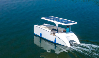 Katamaran solarny